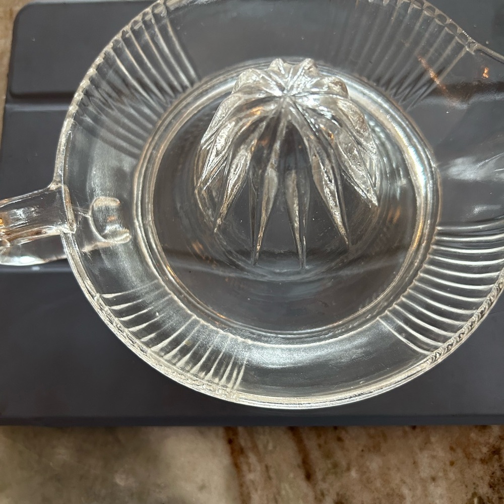 Clear Glass Citrus Juicer - Picture 2 of 4